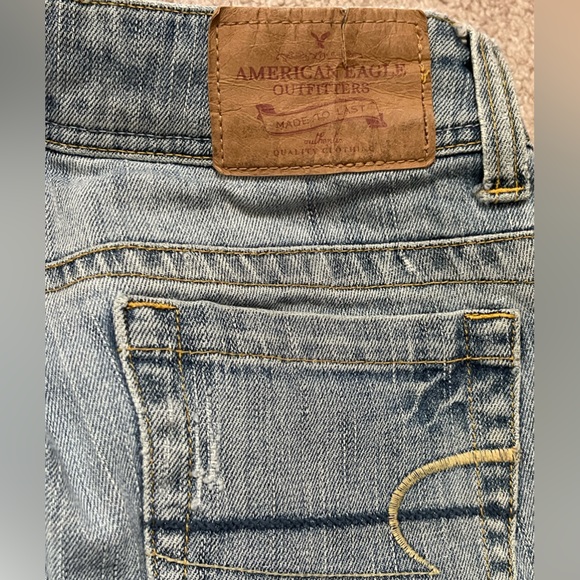 “American Eagle” Light Blue Stretch Denim Faded Jeans- Size: 4 Short - Picture 4 of 11